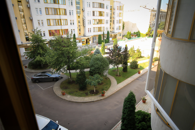 Gorgeous Residence is a 3 rooms apartment for rent in Chisinau, Moldova